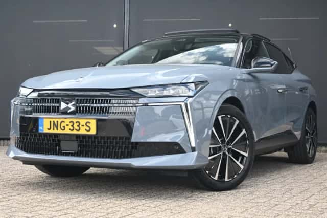 DS Automobiles No 4 (2025) thumbnail 1