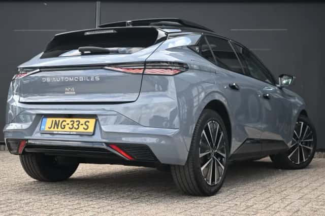 DS Automobiles No 4 (2025) thumbnail 2