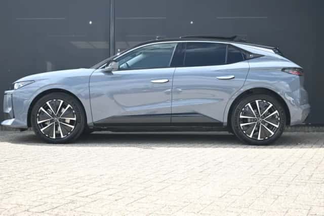 DS Automobiles No 4 (2025) thumbnail 3