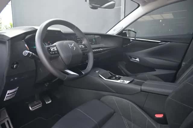 DS Automobiles No 4 (2025) thumbnail 6
