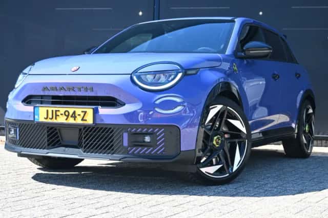Abarth 600e (2025) thumbnail 1