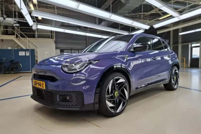 Abarth 600e (2025) thumbnail 1
