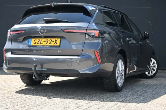 Opel Astra Sports Tourer (2024) thumbnail 2