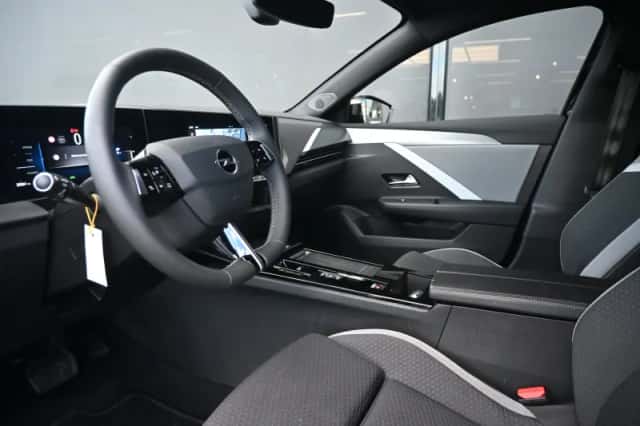 Opel Astra (2025) thumbnail 6