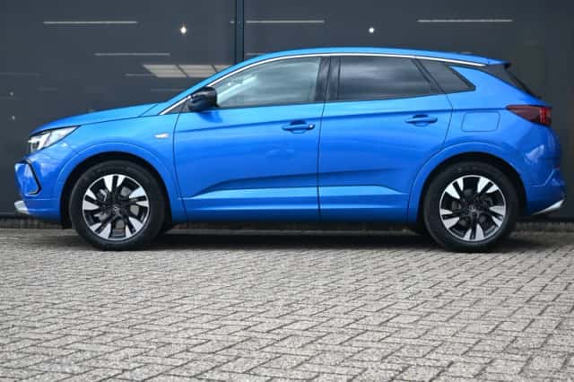 Opel Grandland (2024) thumbnail 3