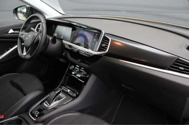 Opel Grandland (2023) thumbnail 3