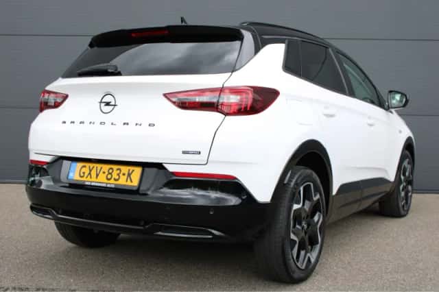 Opel Grandland (2024) thumbnail 2