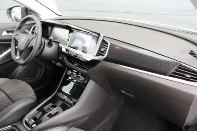 Opel Grandland (2024) thumbnail 3