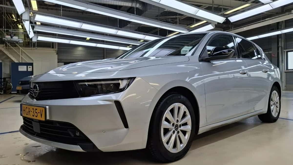 Opel Astra (2025) — foto 1