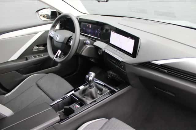 Opel Astra (2025) thumbnail 3