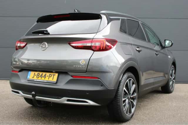 Opel Grandland X (2020) thumbnail 2