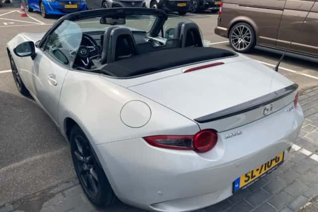 Mazda MX-5 (2018) thumbnail 4