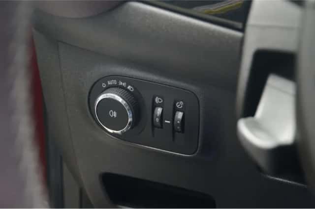 Opel Adam (2013) thumbnail 23