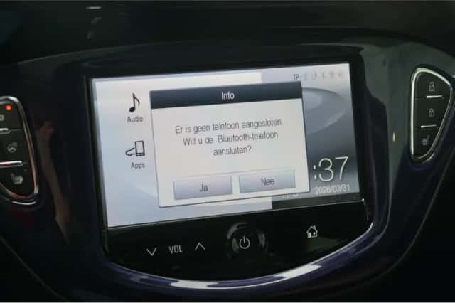 Opel Adam (2013) thumbnail 25
