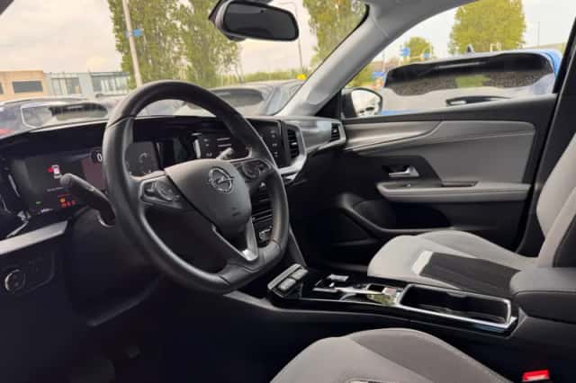 Opel Mokka (2023) thumbnail 9