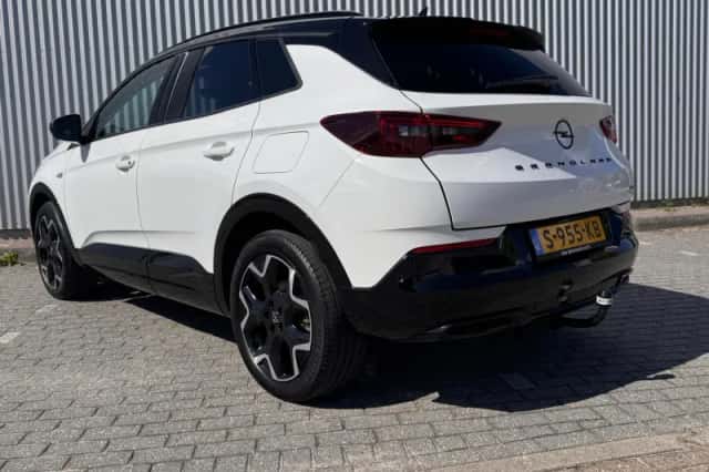 Opel Grandland (2023) thumbnail 3