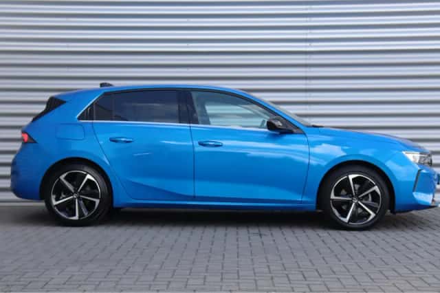 Opel Astra (2023) thumbnail 3