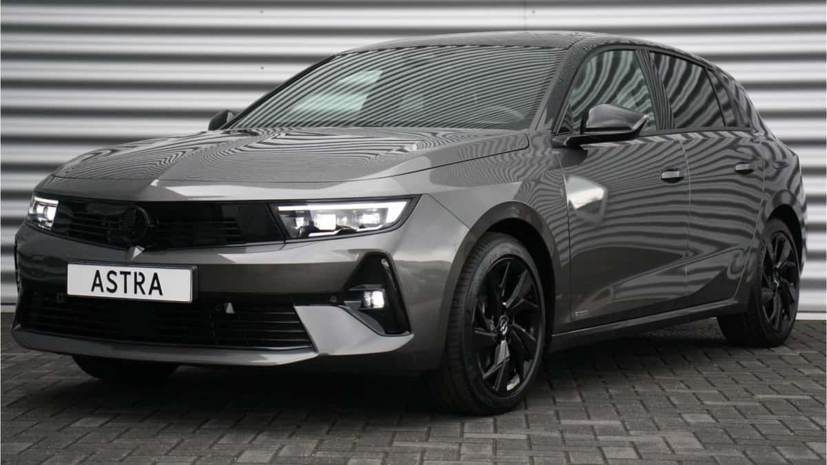 Opel Astra (2024) — foto 1