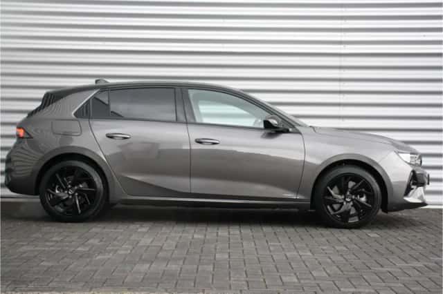 Opel Astra (2024) thumbnail 3