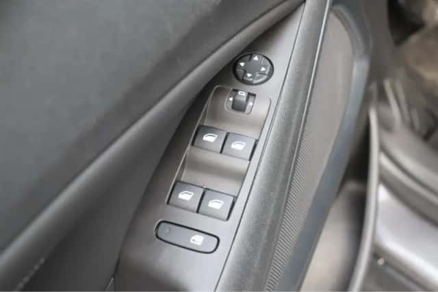 Opel Crossland (2021) thumbnail 21