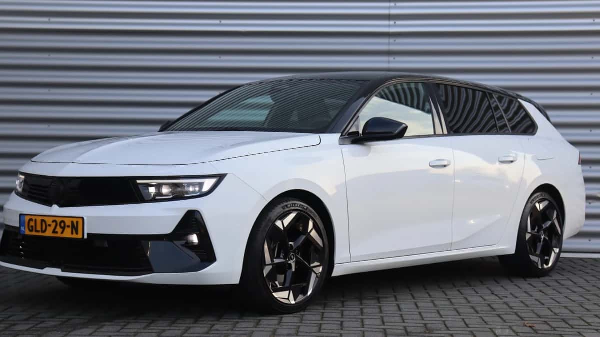 Opel Astra Sports Tourer (2023) — foto 1