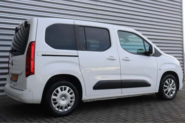 Opel Combo (2019) thumbnail 9
