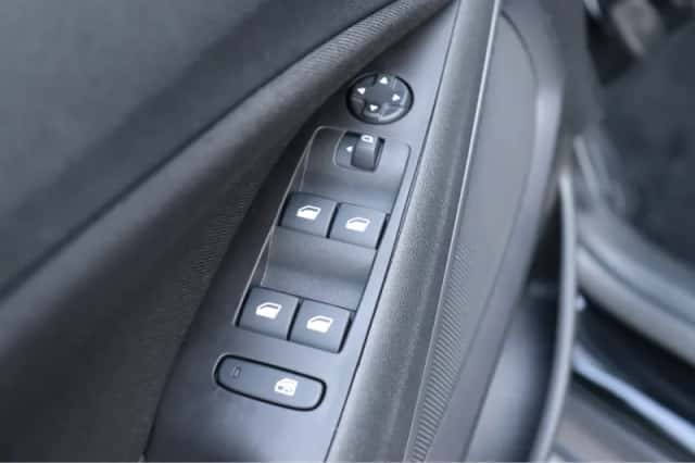 Opel Crossland (2022) thumbnail 16