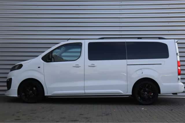 Opel Vivaro (2024) thumbnail 2