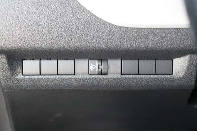 Opel Vivaro (2024) thumbnail 24