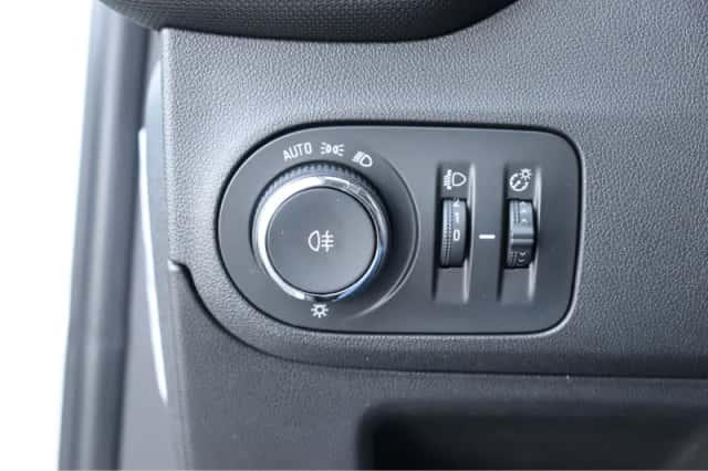 Opel Crossland (2021) thumbnail 21
