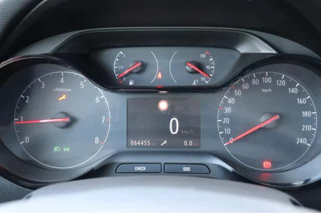 Opel Crossland (2021) thumbnail 24