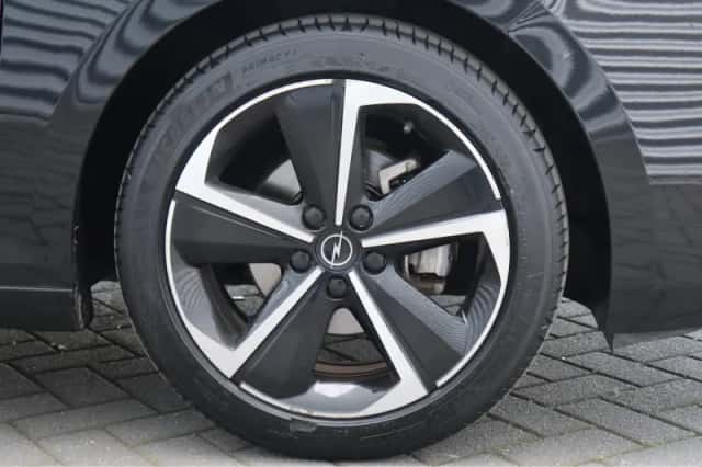 Opel Astra (2023) thumbnail 11