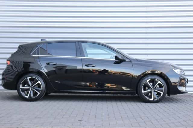Opel Astra (2023) thumbnail 3