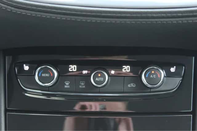 Opel Grandland X (2021) thumbnail 32