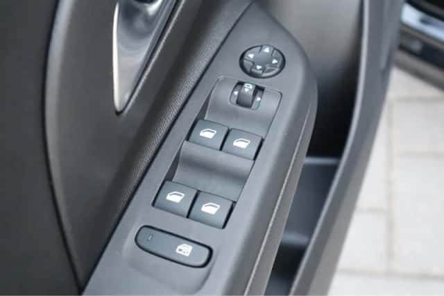 Opel Corsa (2021) thumbnail 18