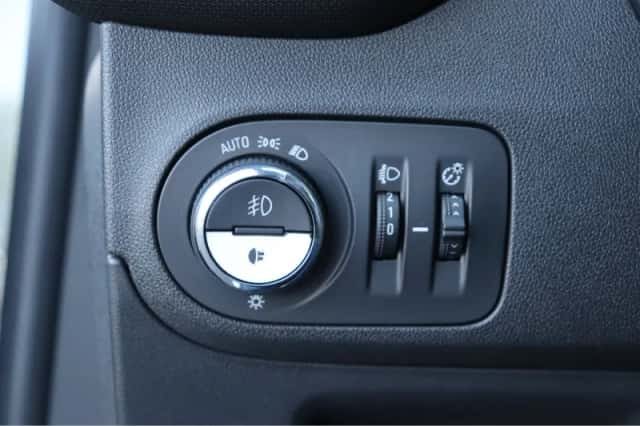 Opel Crossland X (2018) thumbnail 21