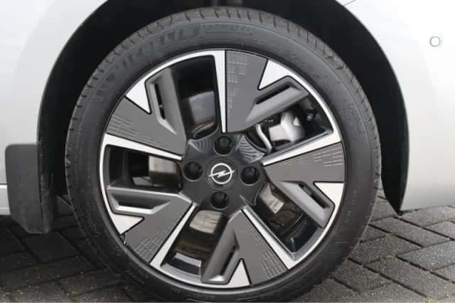 Opel Corsa-e (2023) thumbnail 11