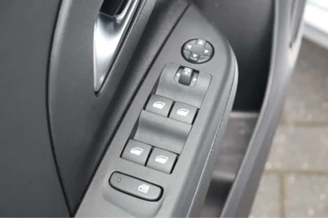 Opel Corsa-e (2023) thumbnail 21