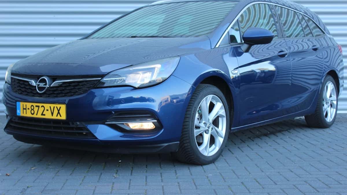 Opel Astra (2020) — foto 1