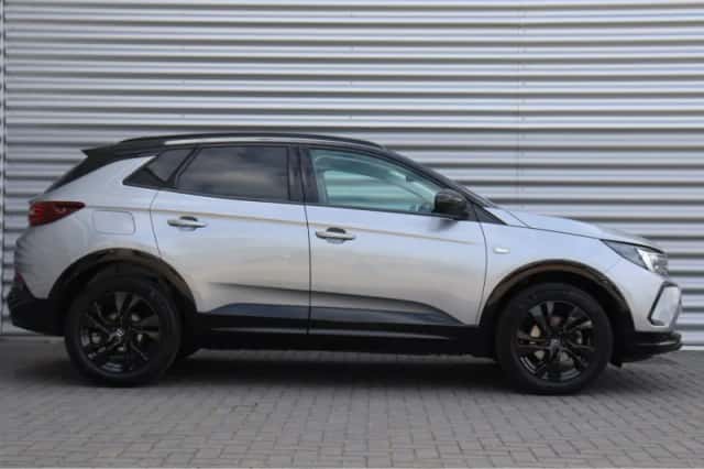 Opel Grandland (2024) thumbnail 3