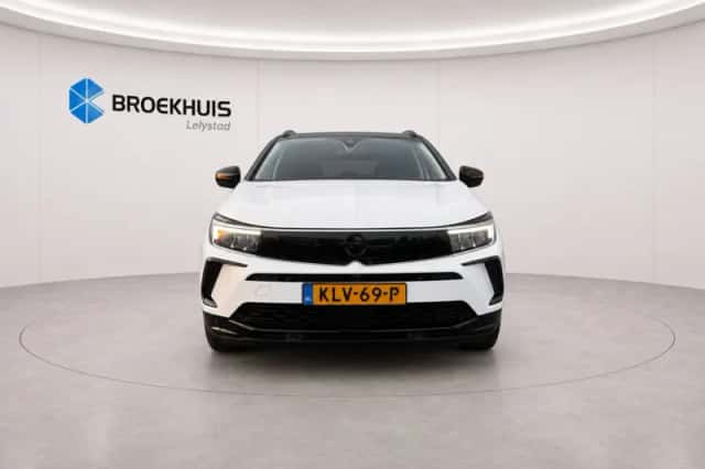 Opel Grandland (2023) thumbnail 5