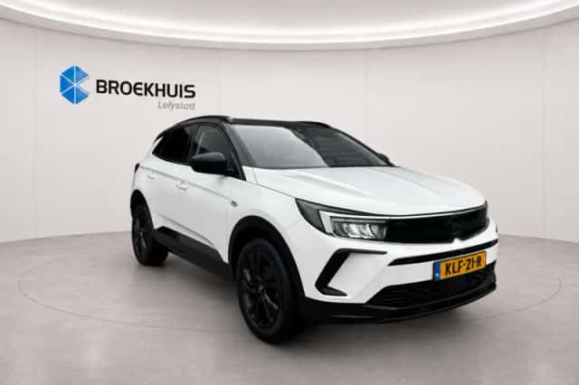 Opel Grandland (2024) thumbnail 4