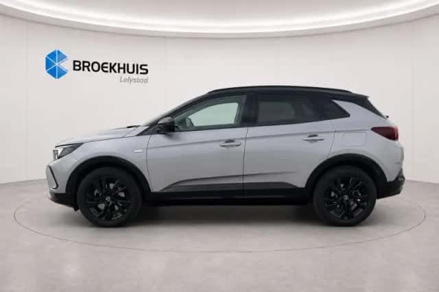 Opel Grandland (2023) thumbnail 2