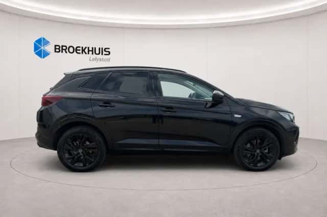 Opel Grandland (2023) thumbnail 3