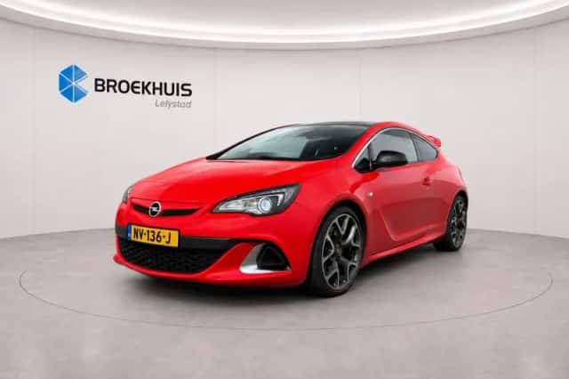 Opel Astra GTC (2017) thumbnail 1