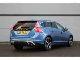Volvo V60 (2018) thumbnail 2