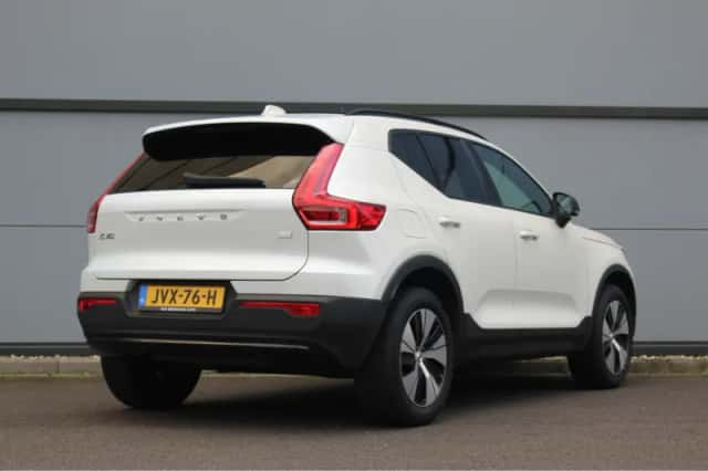 Volvo XC40 (2022) thumbnail 2