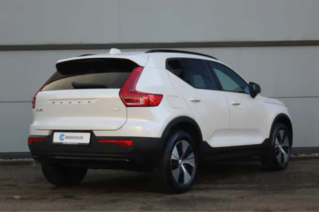 Volvo XC40 (2022) thumbnail 2