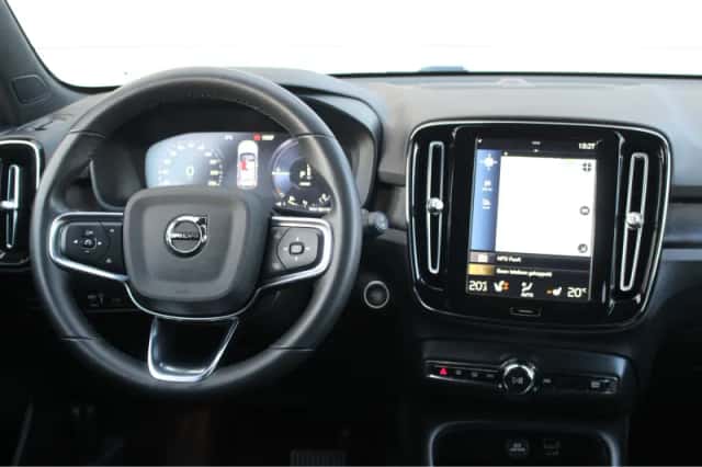 Volvo XC40 (2022) thumbnail 15