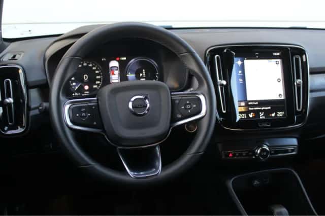 Volvo XC40 (2022) thumbnail 3